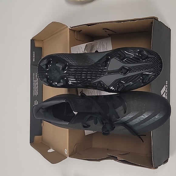 Adidas soccer cleats - Picture 2 of 3